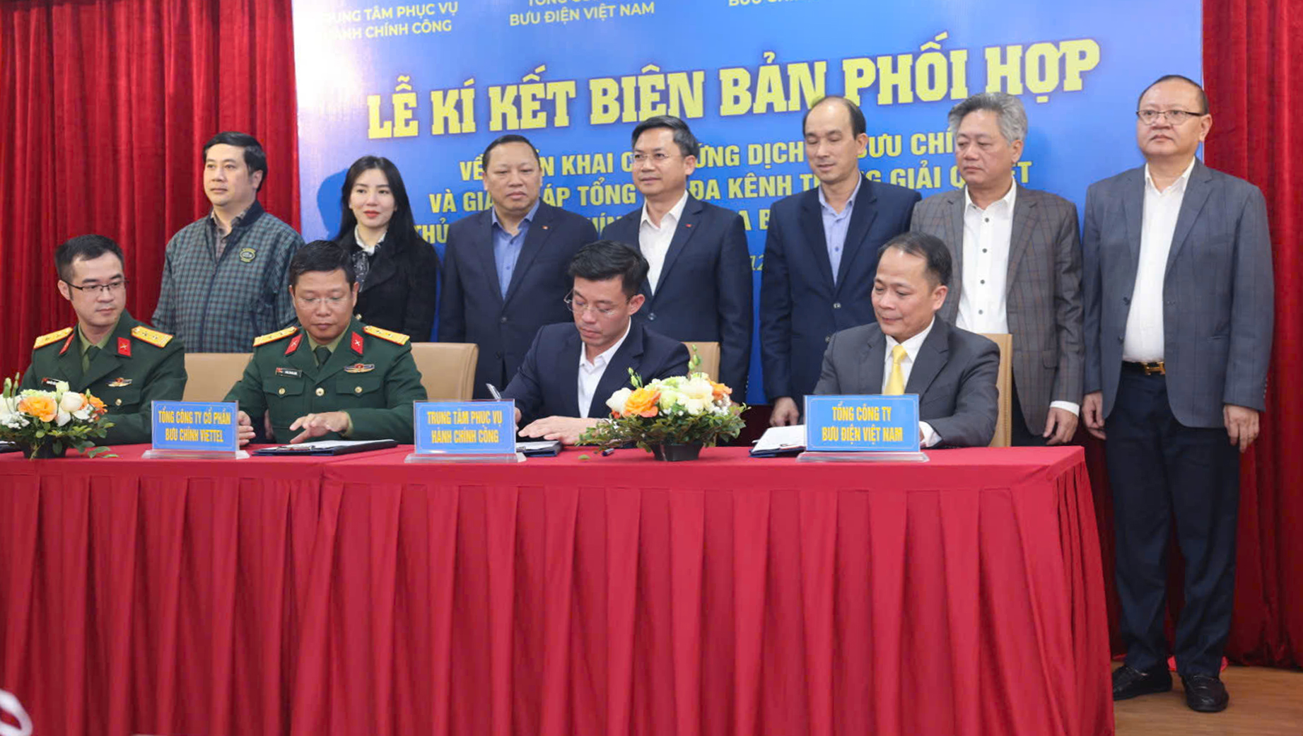 Bưu điện Việt Nam phối hợp triển khai cung ứng dịch vụ bưu chính công ích trong giải quyết thủ tục hành chính trên địa bàn TP. Hà Nội