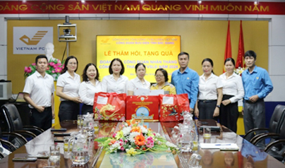 Thăm hỏi, tặng quà đoàn viên công đoàn có hoàn cảnh khó khăn tại Bắc Giang