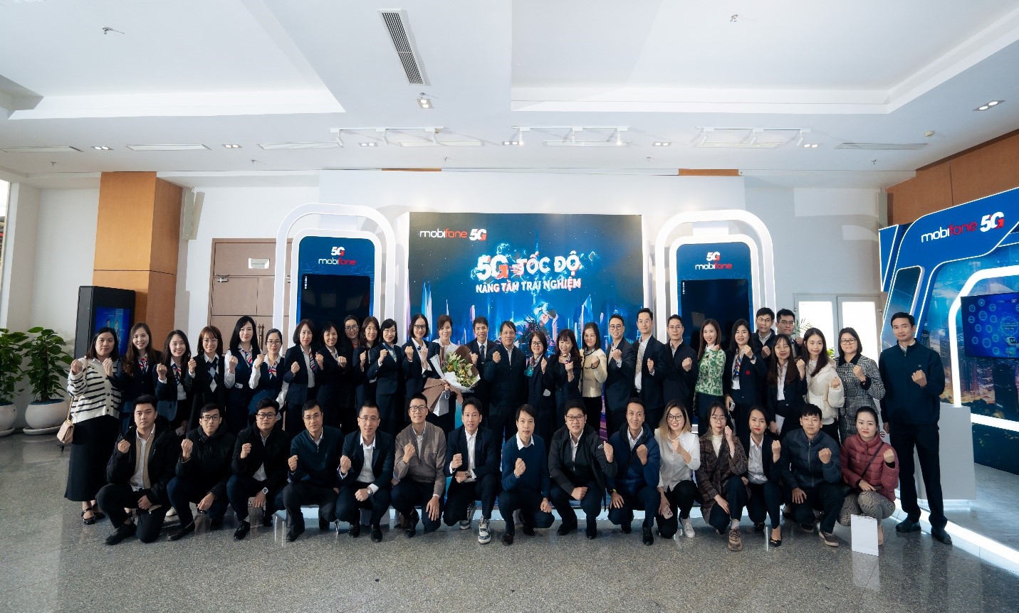 CÔNG ĐOÀN MOBIFONE 'THẦN TỐC CHUYỂN ĐỔI SỐ _ VƯƠN MÌNH CÙNG 5G'